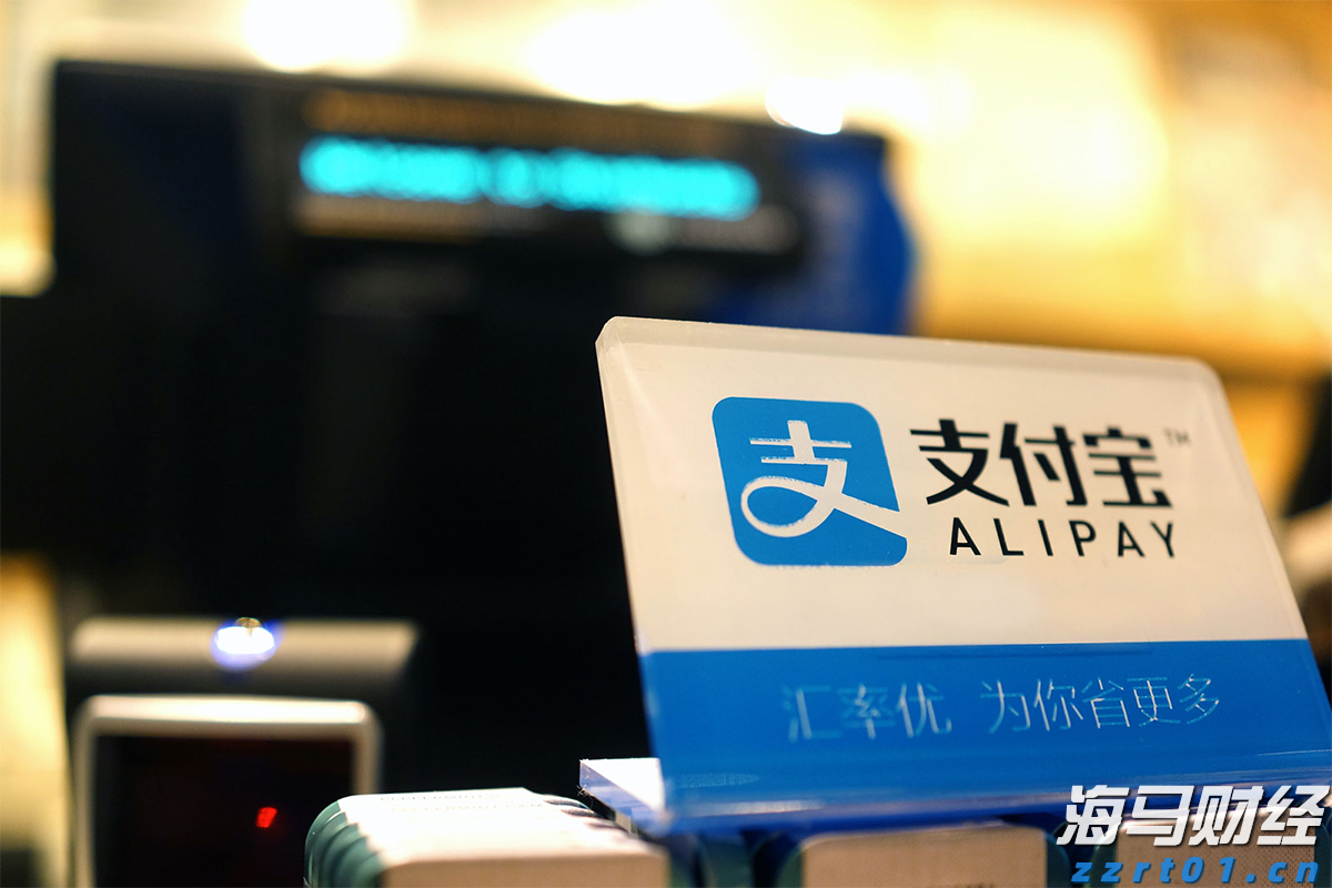 AI热潮下股市分化加剧：大型科技股狂飙，小盘科技股束手无策